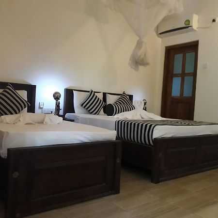 Isanka Lion Lodge Sigiriya Ngoại thất bức ảnh