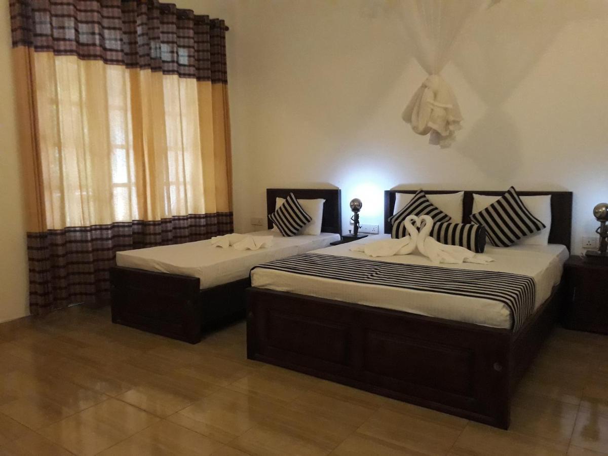 Isanka Lion Lodge Sigiriya Ngoại thất bức ảnh