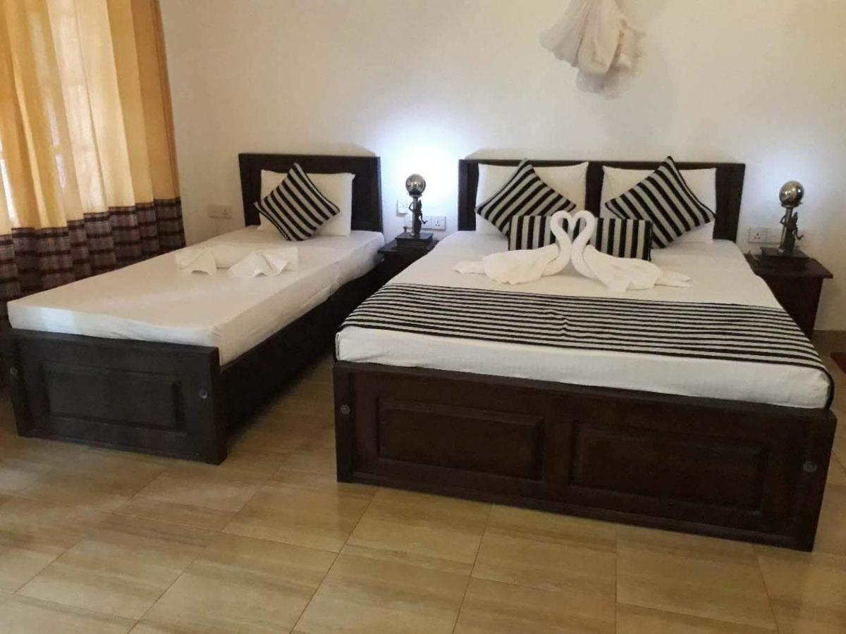 Isanka Lion Lodge Sigiriya Ngoại thất bức ảnh