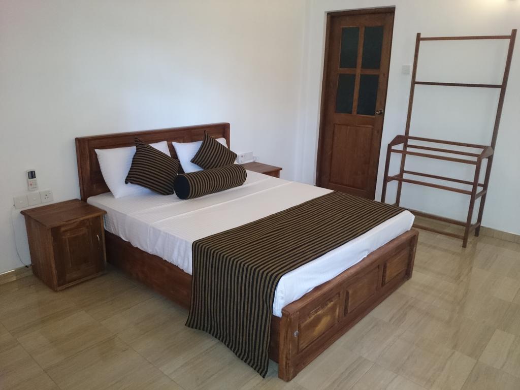 Isanka Lion Lodge Sigiriya Ngoại thất bức ảnh