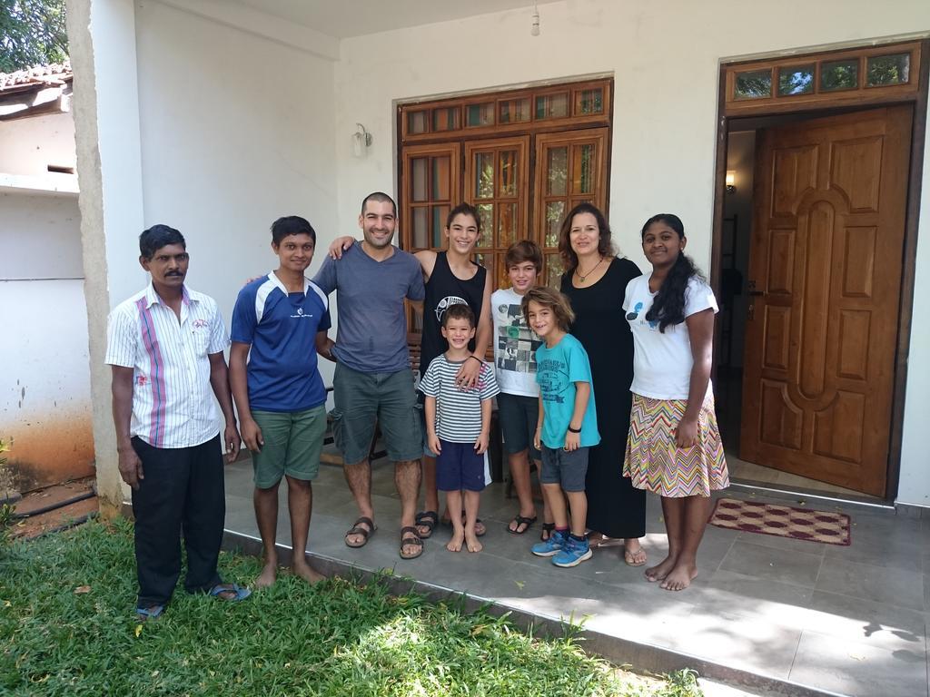 Isanka Lion Lodge Sigiriya Ngoại thất bức ảnh