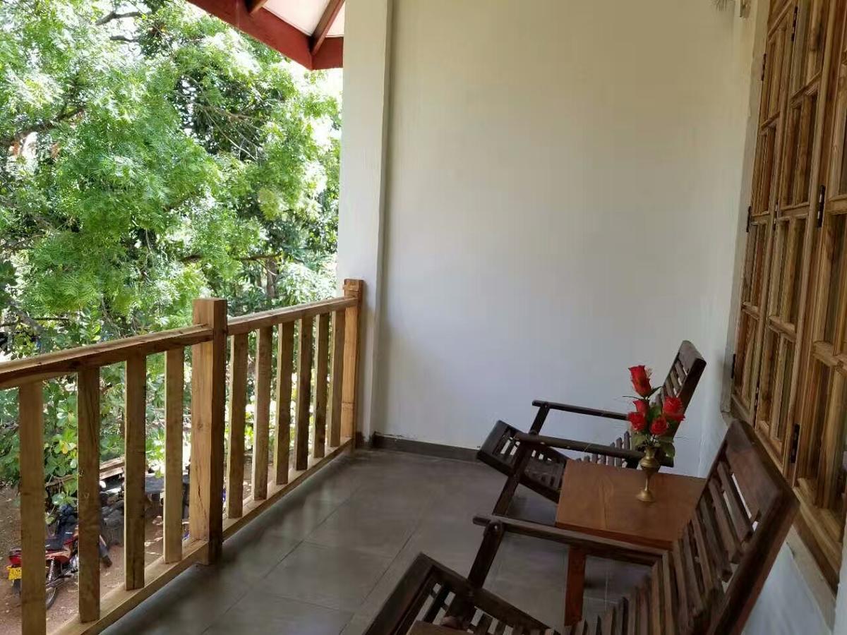 Isanka Lion Lodge Sigiriya Ngoại thất bức ảnh