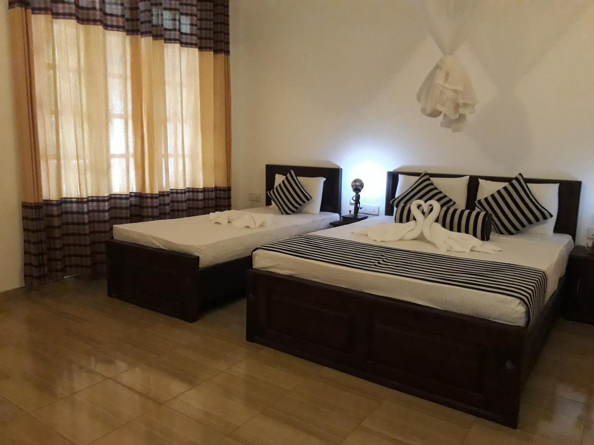Isanka Lion Lodge Sigiriya Ngoại thất bức ảnh
