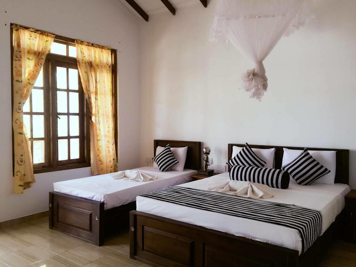 Isanka Lion Lodge Sigiriya Ngoại thất bức ảnh